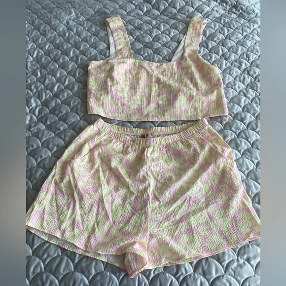 Show Me Your MuMu Lemonade Cheetah Pink & Yellow 2 piece Set (M) - Picture 2 of 5